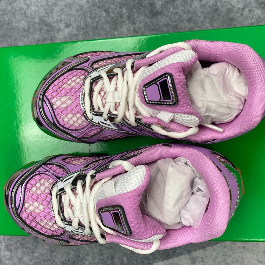 Orbit Runner Sneaker Pink